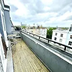 2Bed Flat In The Heart Of London